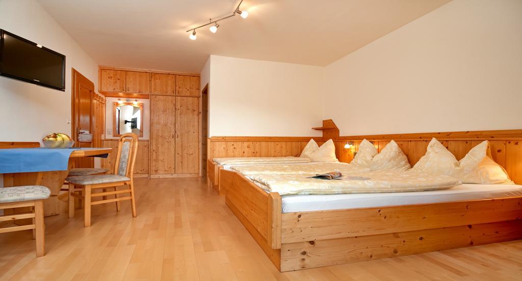 Hubertushof Hotel Latschach ober dem Faakersee Екстериор снимка