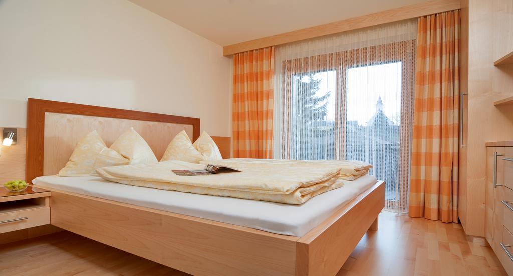 Hubertushof Hotel Latschach ober dem Faakersee Екстериор снимка