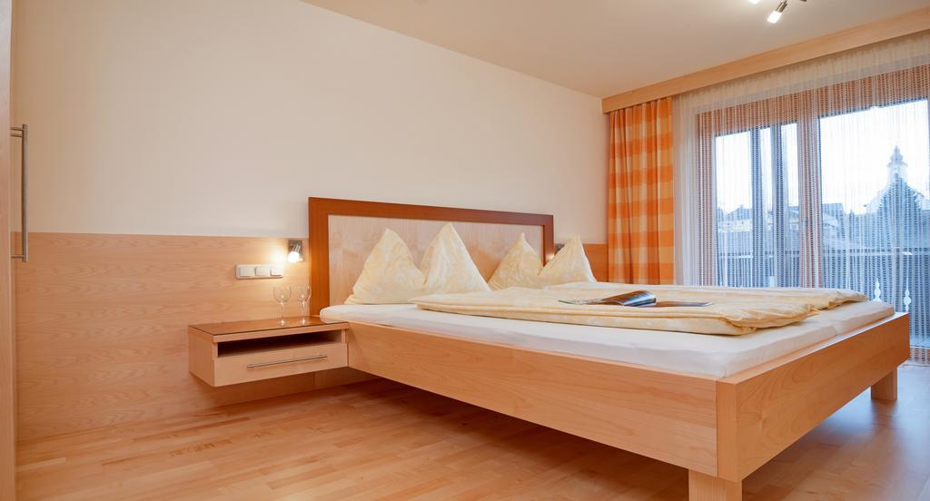 Hubertushof Hotel Latschach ober dem Faakersee Екстериор снимка