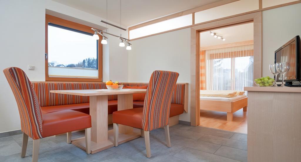 Hubertushof Hotel Latschach ober dem Faakersee Екстериор снимка