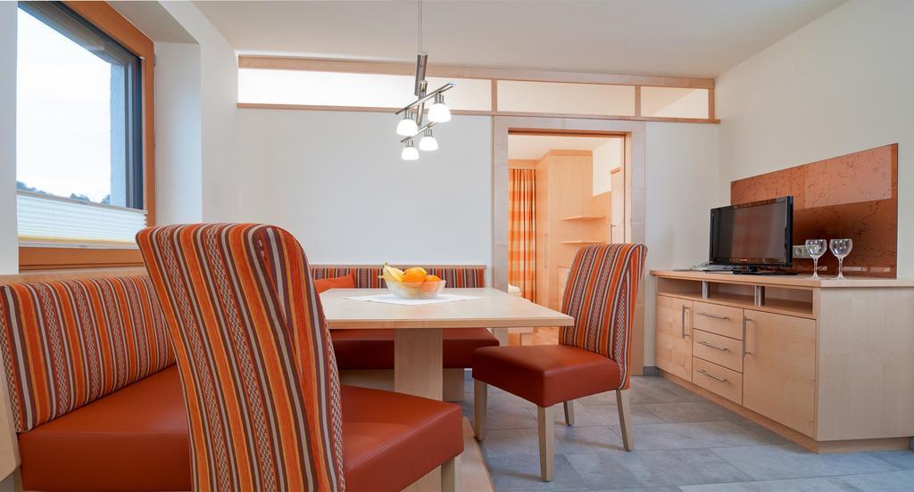 Hubertushof Hotel Latschach ober dem Faakersee Екстериор снимка