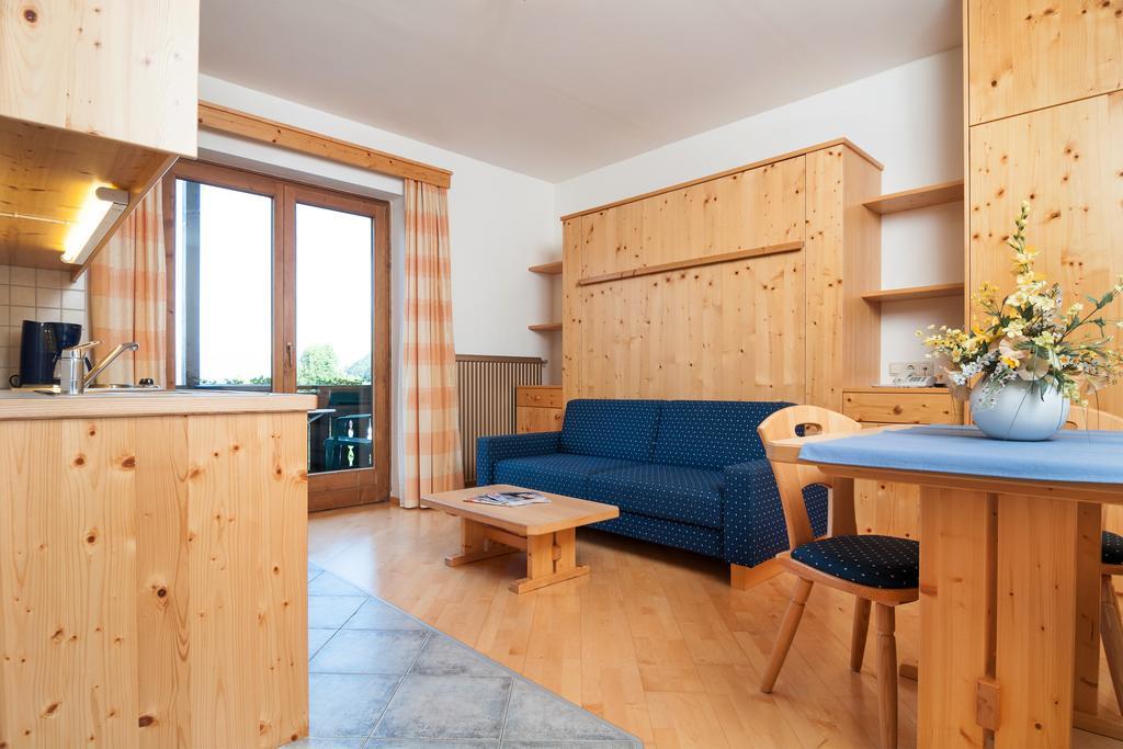 Hubertushof Hotel Latschach ober dem Faakersee Екстериор снимка
