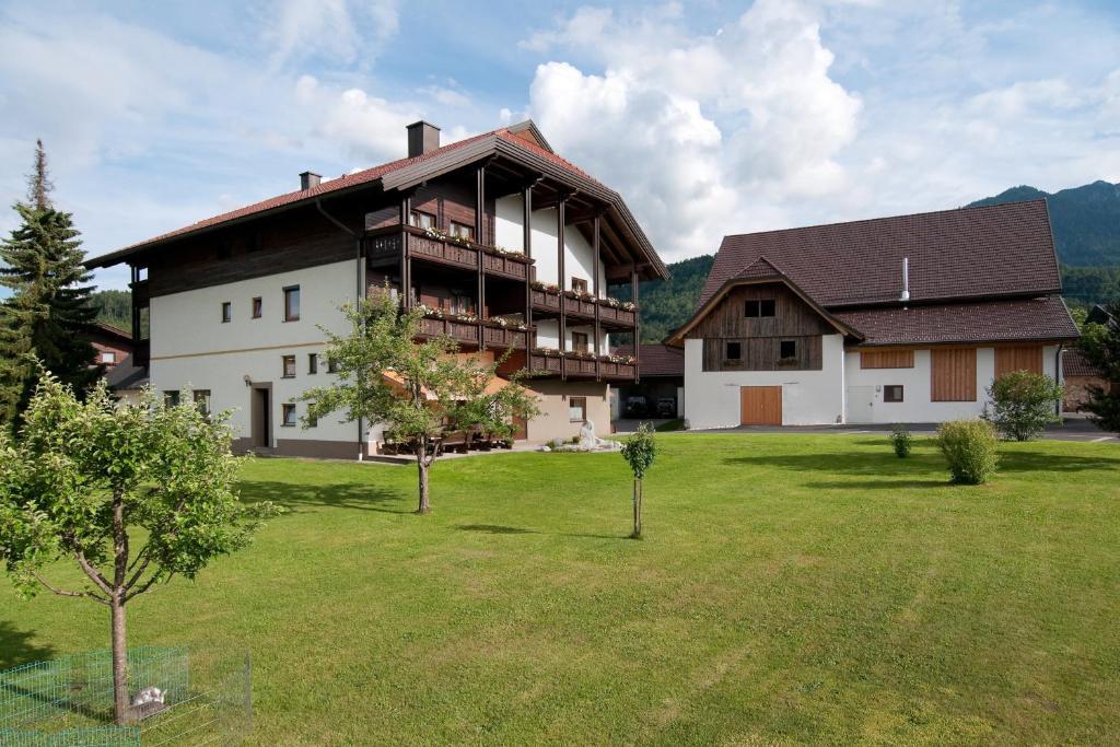Hubertushof Hotel Latschach ober dem Faakersee Екстериор снимка