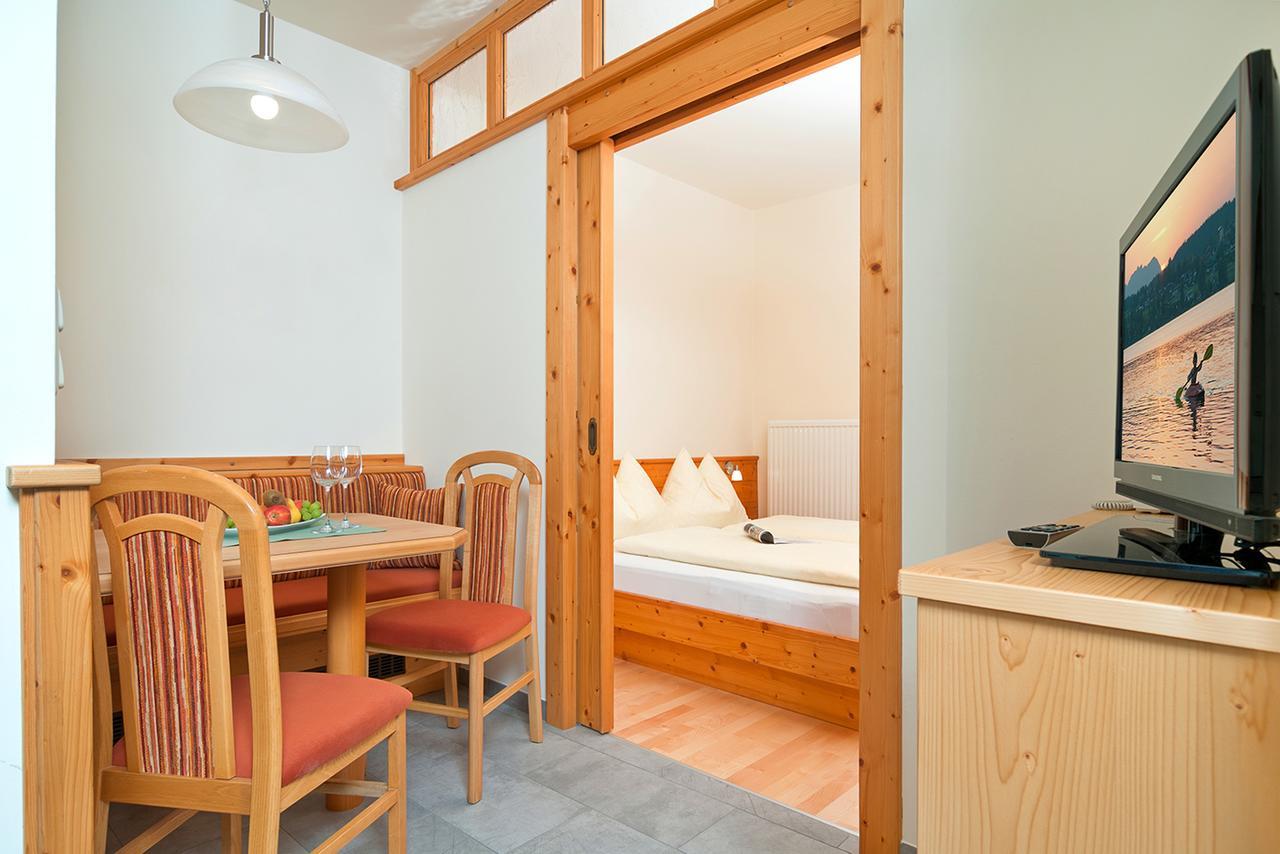 Hubertushof Hotel Latschach ober dem Faakersee Екстериор снимка