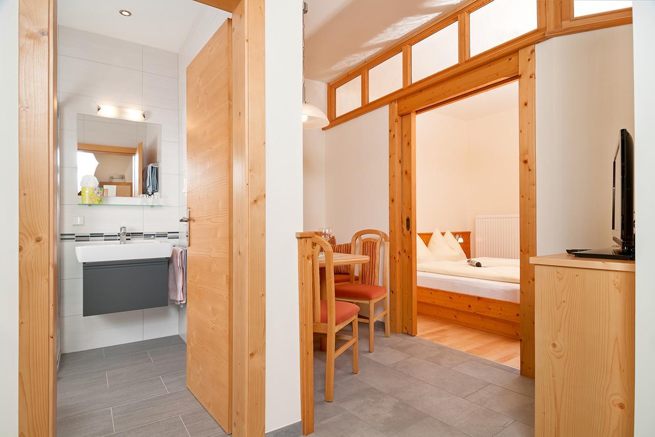 Hubertushof Hotel Latschach ober dem Faakersee Екстериор снимка